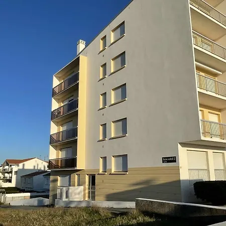 Appartement Renove 2 Pieces Avec Balcon Et Parking, A 50M De La Plage - Fr-1-224C-9 דירה *